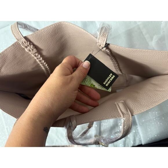BADGLEY MISCHKA PINK BAG WITH LEATHER STITCHING NWT - Picture 5 of 7